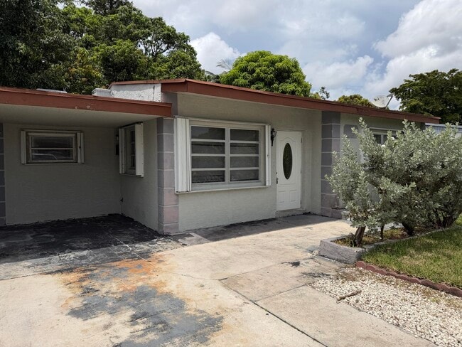 Building Photo - 6129 SW 22nd St