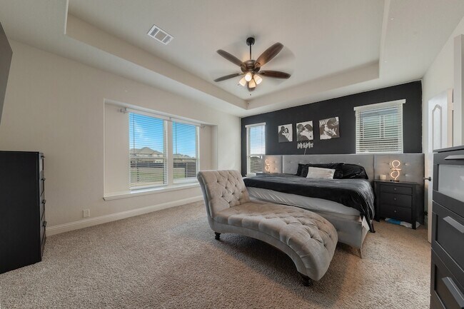 Building Photo - 3825 Honey Grove Dr