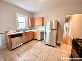 Building Photo - 21 Roseclair St