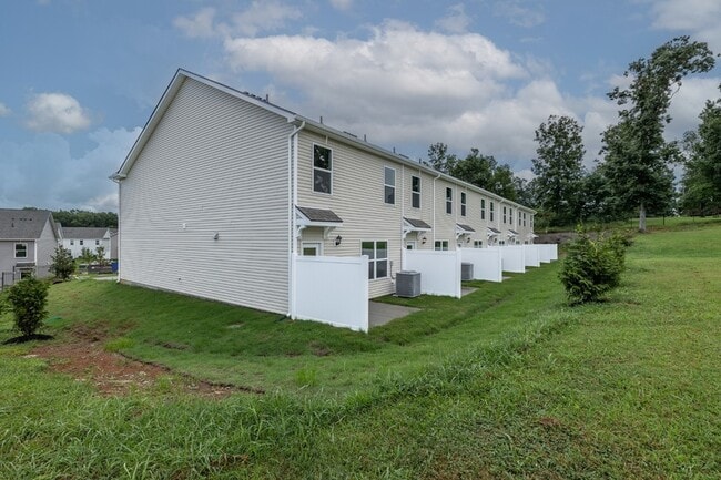 Building Photo - 130 Mattie Ct