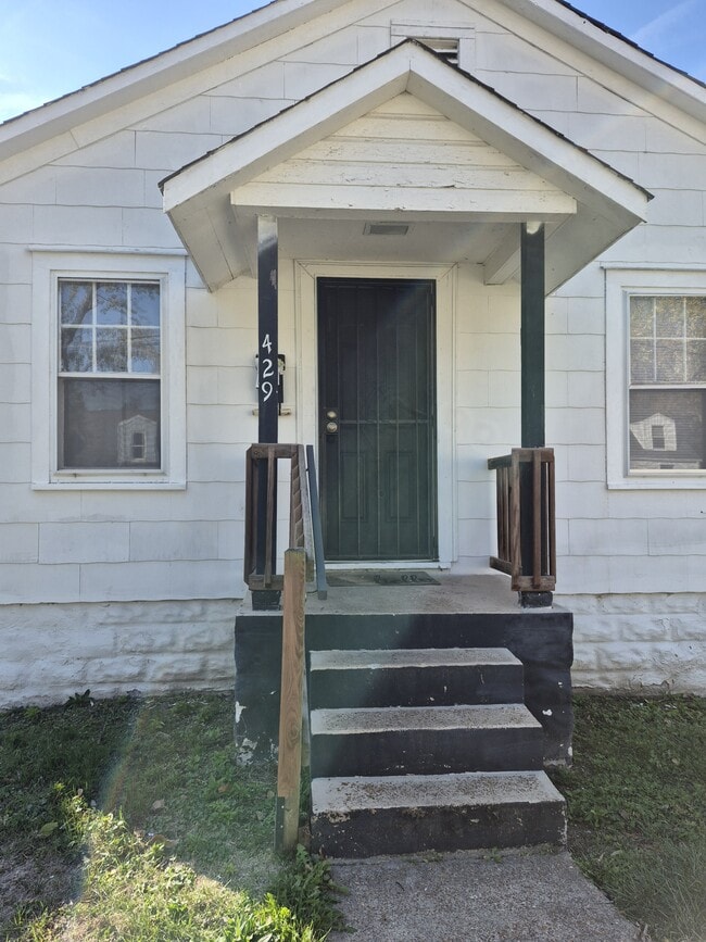 Building Photo - 429 Shirley Ave