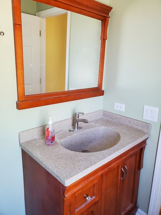 Building Photo - 8 E Harbor Dr