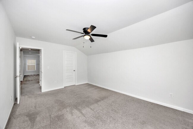Building Photo - Beautiful 4-Bedroom Home with Office, Bonus Room, and Large Backyard