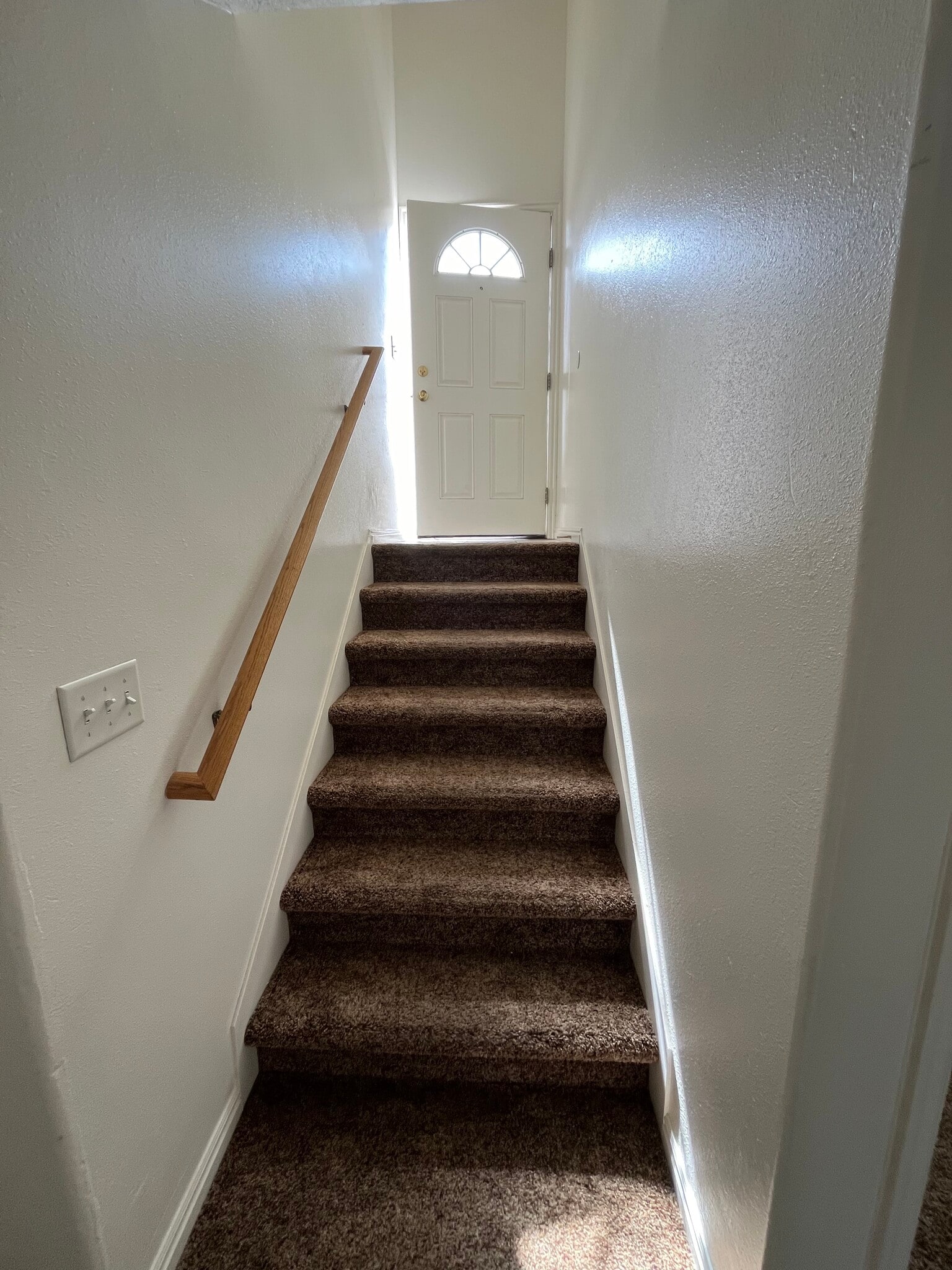 Building Photo - 261 E 170 N