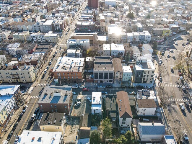 Building Photo - 63-65 Irving St