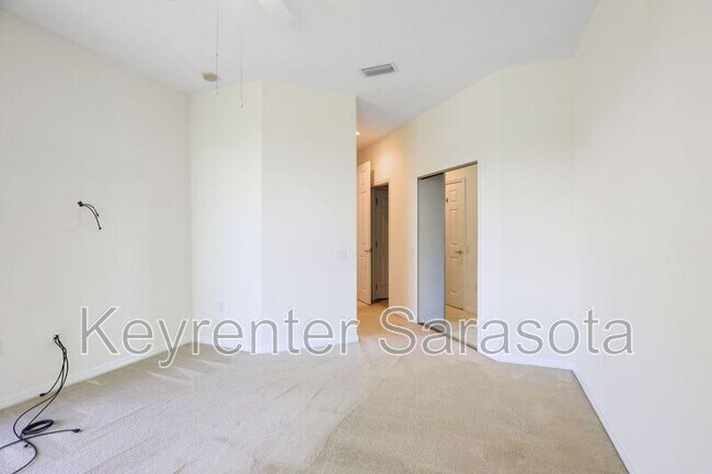 Building Photo - 4480 Streamside Ct