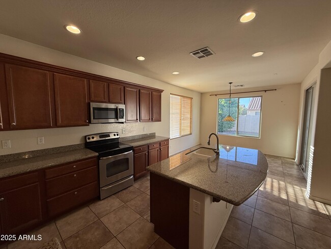 Building Photo - 1594 W Pelican Ct