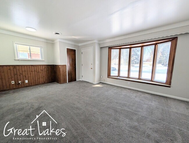 Building Photo - Cozy 2 Bedroom 1 Bathroom now available for rent