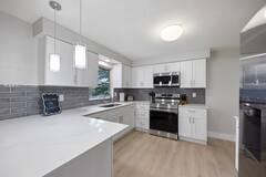 Building Photo - 1073 Kenwood Dr