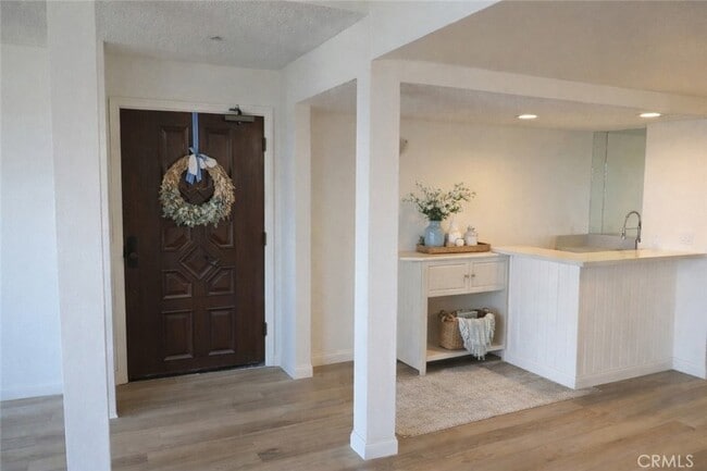 Building Photo - 3935 Bluff Pl