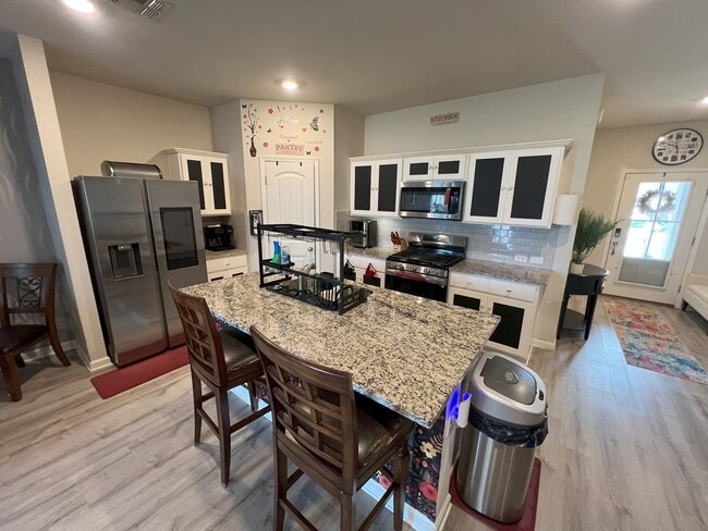 Building Photo - Stunning 4-Bedroom Home in Zachary's Mirav...