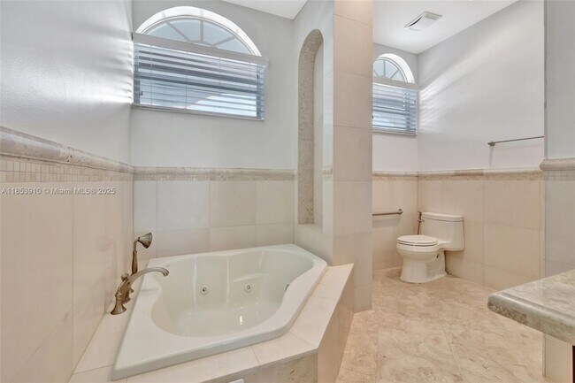Building Photo - 4610 SW 178th Ave