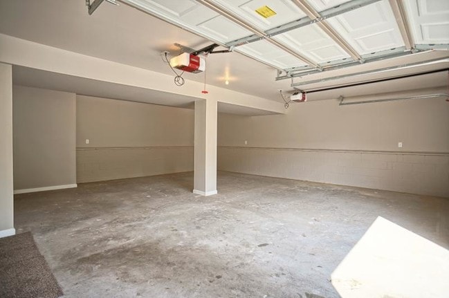 Building Photo - 15 Scarlet Oak Dr