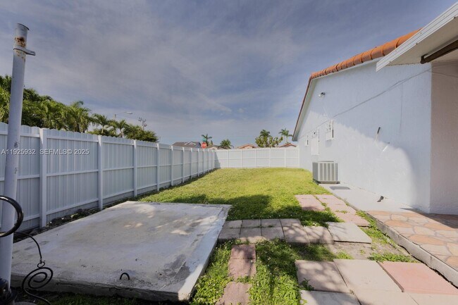 Building Photo - 9098 NW 114th St