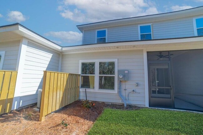 Building Photo - Beautiful 3-Bedroom Townhome in Sought-After Waterways Community