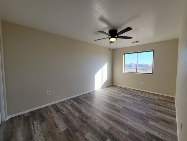Building Photo - 15147 S Yava Rd
