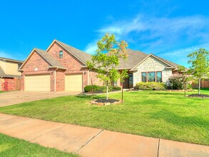 Building Photo - Regency Pointe Addition- Community Pool- 3...