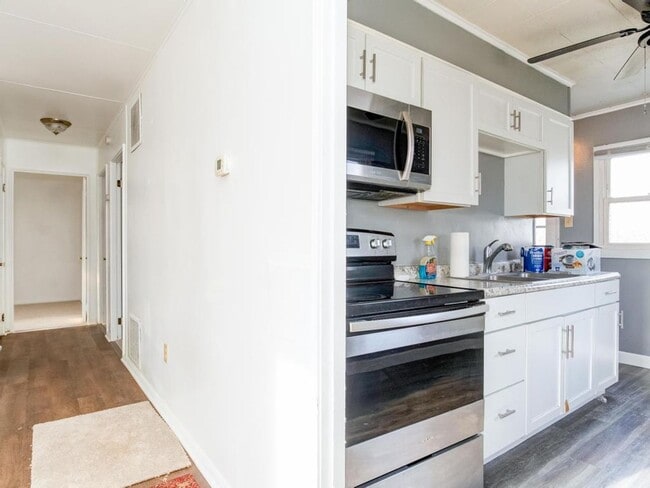 Building Photo - 3 Bedroom House on Quiet Street in Monaca