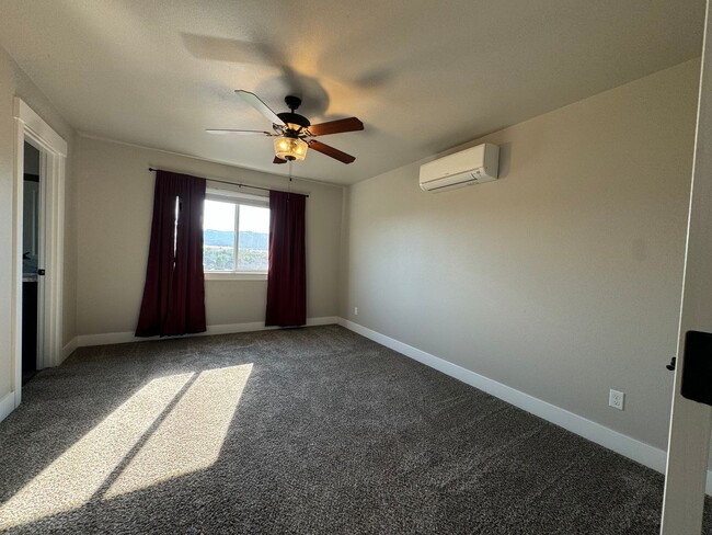Building Photo - Beautiful 3 Bedroom 2 Story Home in Cul de...