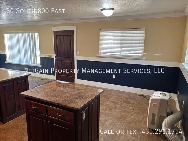 Building Photo - 80 S 800 E St