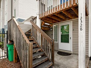 Building Photo - Cozy, lower level 2-bdrm/1-bath Hazelwood duplex. Portable AC, in-unit laundry, fenced side yard/...