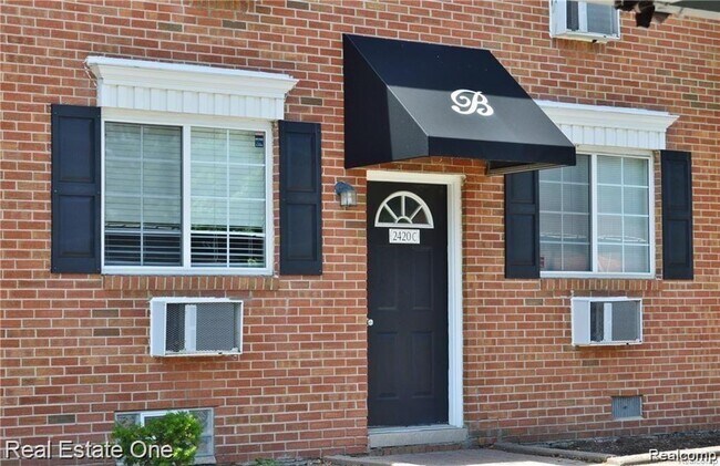 Building Photo - 2420 Parmenter Blvd