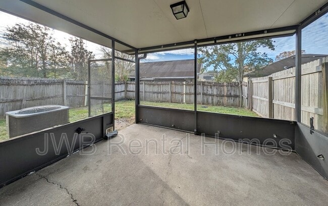 Building Photo - 5602 Pinebay Cir S