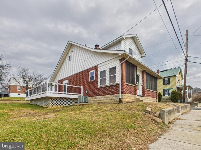 Building Photo - 820 E Oldtown Rd
