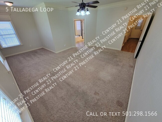 Building Photo - 5 Talladega Loop