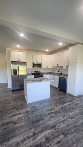 Building Photo - 929 Olympic Ct