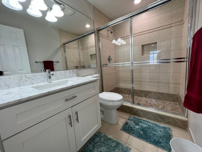 Building Photo - Beautiful 4 Bed 4.5 Bath luxury Townhouse with Elevator located by the Beach Lauderdale by the Sea