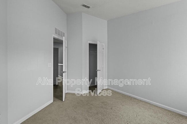 Building Photo - 6881 Woody Vine Dr