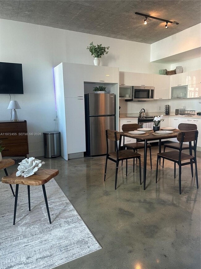 Building Photo - 133 NE 2nd Ave