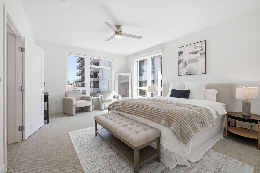 Building Photo - 3578 Rambla Pl