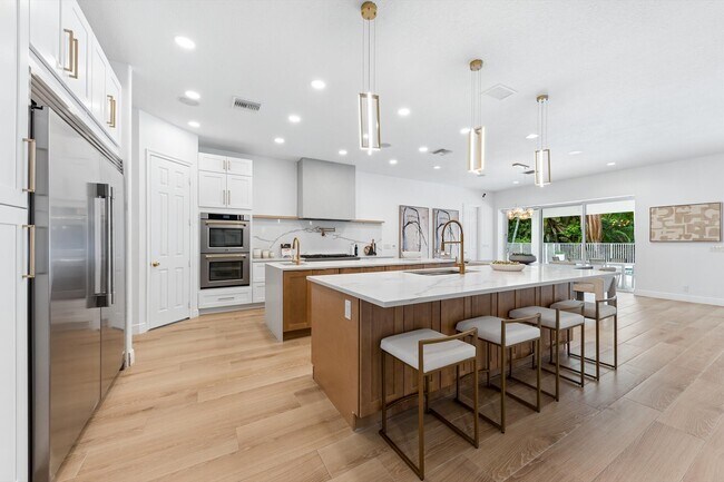 Building Photo - 8717 Estate Dr