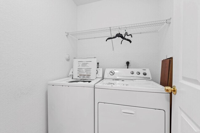 Building Photo - 1425 NW 36th Way