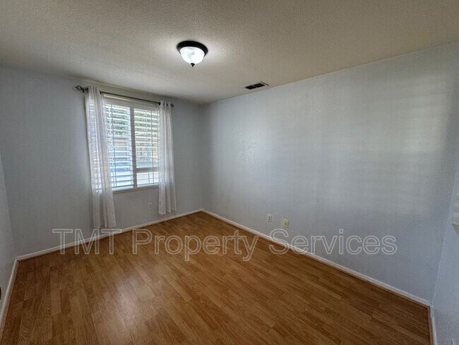 Building Photo - 9440 Stone Springs Dr