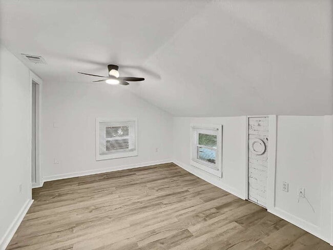 Building Photo - 2006 Texas Ave