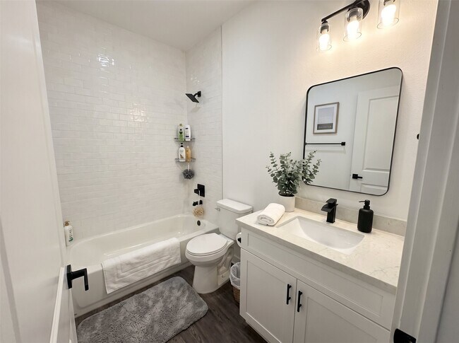 Building Photo - 5838 Beldart St