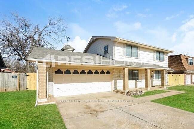 Building Photo - 2229 Flair Dr