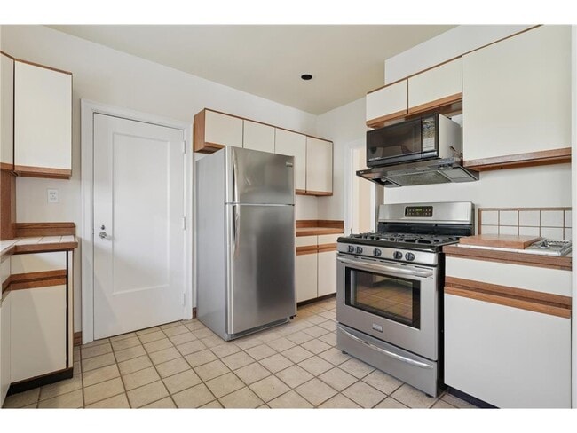 Building Photo - 1721 Humboldt Ave S