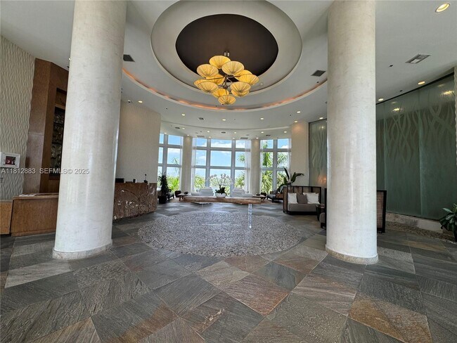 Building Photo - 2641 N Flamingo Rd