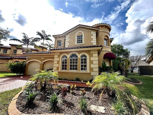 Primary Photo - 4 br, 3 bath House - Bellagio At Vizcaya