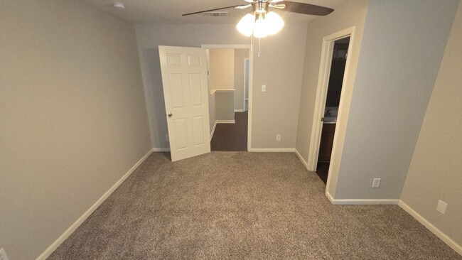 Building Photo - Converse, TX! 3 Bedroom 2.5 Bath Townhome