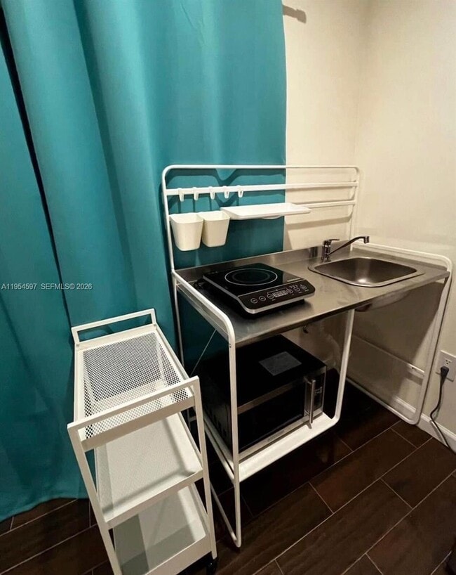 Building Photo - 7305 SW 135th Ct