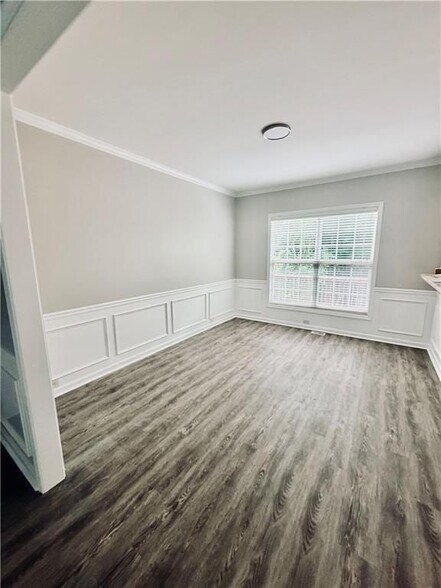Building Photo - 3329 Chastain Gardens Dr NW