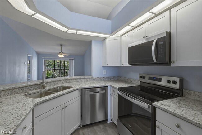 Building Photo - 876 Gulf Pavillion Dr