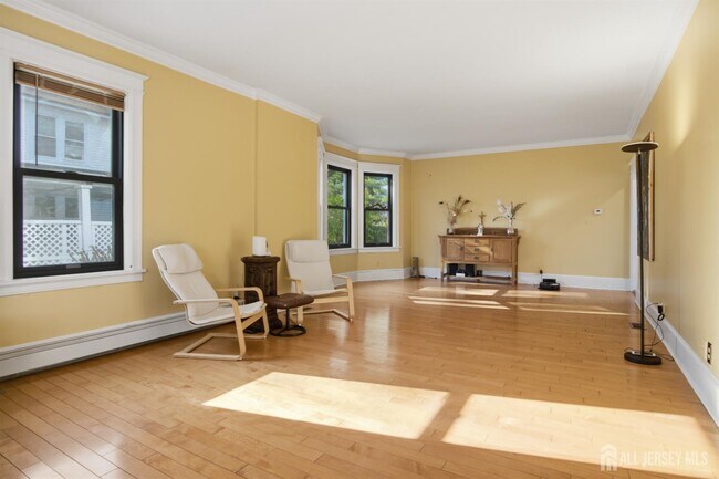 Building Photo - 9 Academy St