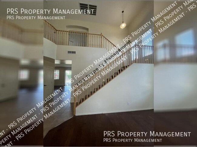 Building Photo - 576 E Julian Dr