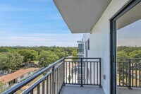 Building Photo - 840 NE 130th St